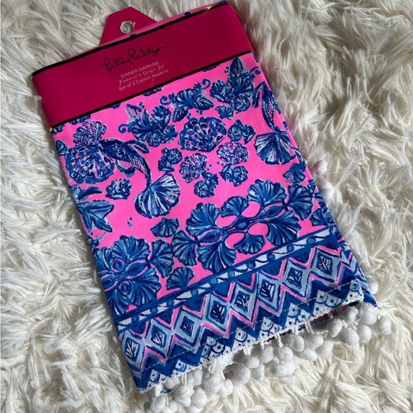Lilly Pulitzer set of two dinner napkins featured in ginger‎ jar pink blue - Picture 1 of 4